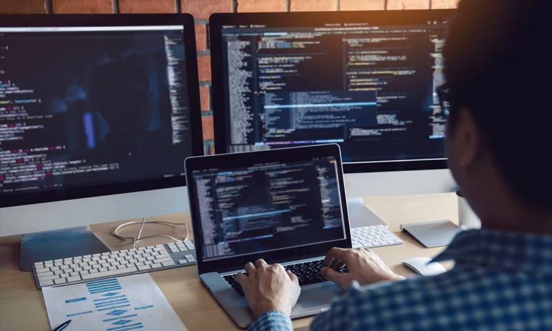 数据科学选型：R与Python如何赋能尧都区网站建设？